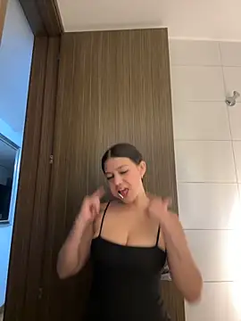 Alyshanon18 online show from April 2026 01:45:01 AM