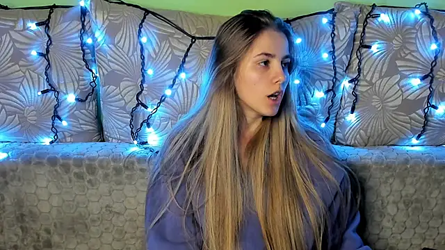 MaggieCake online show from December 2024 03:41:01 AM