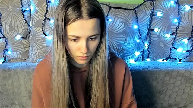 MaggieCake online show from January 2025 04:01:02 AM