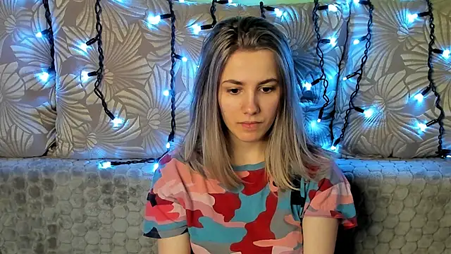 MaggieCake online show from March 2025 07:41:01 AM