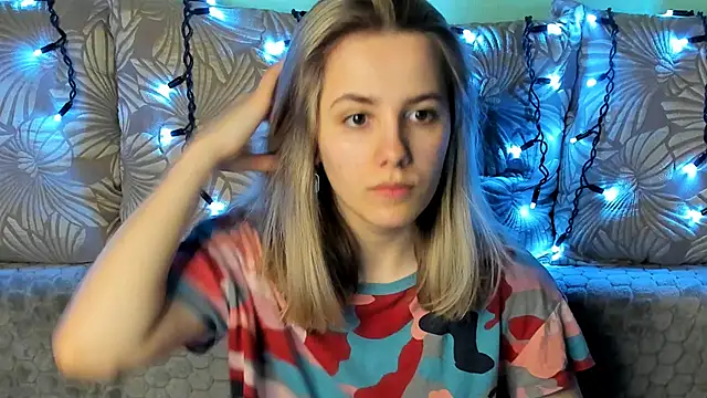 MaggieCake online show from March 2025 01:06:01 AM