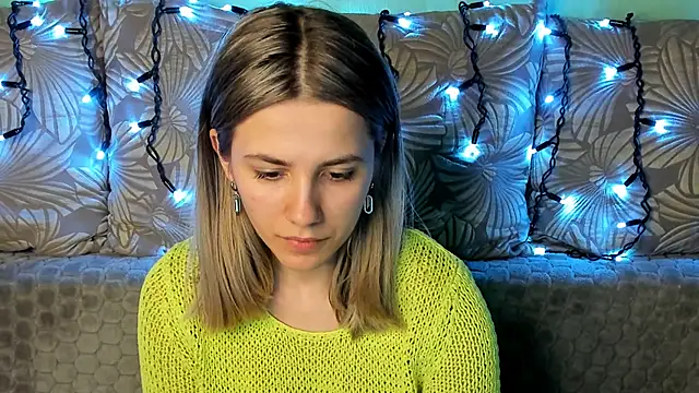 MaggieCake online show from March 2025 01:49:01 AM