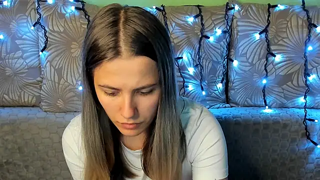 MaggieCake online show from October 2025 02:03:02 AM