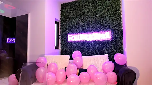 Snapshot of realhotfallingdevil chatting on February 2025 08:52:02 AM realhotfallingdevil online show from February 2025 08:52:02 AM