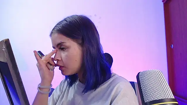 Snapshot of Raventh_ chatting on May 2026 03:57:01 AM Raventh online show from May 2026 03:57:01 AM