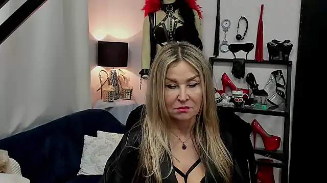 crystaLUX online show from January 2025 09:04:02 AM