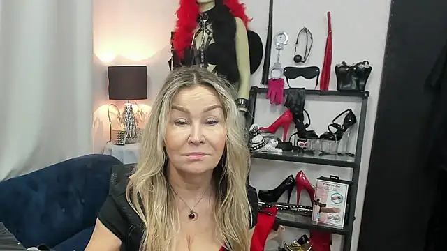 crystaLUX online show from January 2026 05:32:02 AM