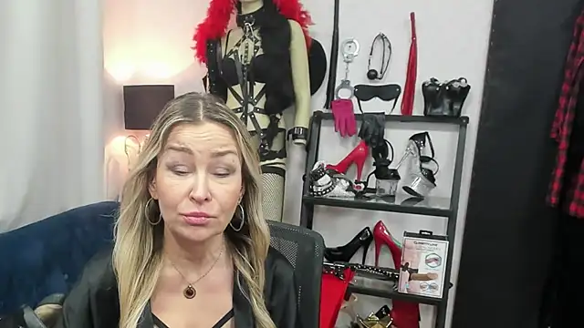 crystaLUX online show from February 2026 06:40:02 AM