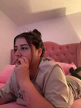 Snapshot of KallyMyller1 chatting on March 2025 03:44:02 AM KallyMyller1 online show from March 2025 03:44:02 AM