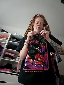 LucidLucy online show from October 2025 12:46:01 PM