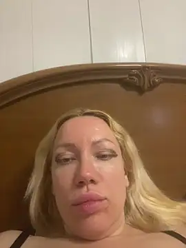 Snapshot of SofiaJoy chatting on May 2026 04:35:02 PM SofiaJoy online show from May 2026 04:35:02 PM
