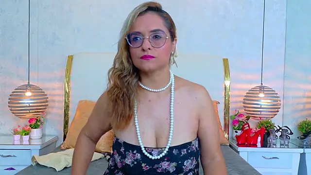 MarilynVega1 online show from July 2026 08:57:01 PM