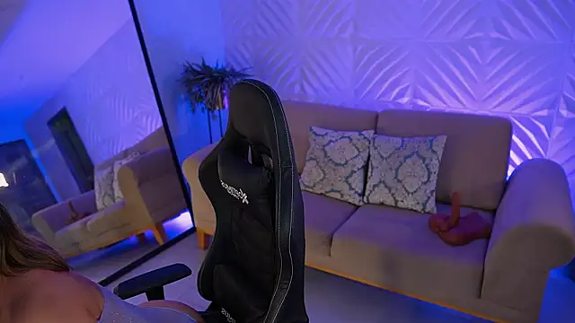 Snapshot of KylaMorrison chatting on March 2026 11:43:02 AM KylaMorrison online show from March 2026 11:43:02 AM