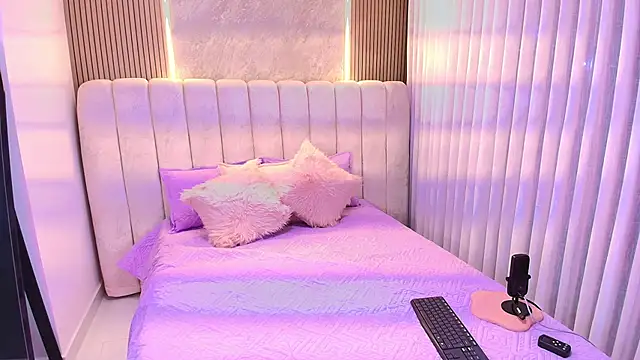 emyli sw  online show from November 2025 03:05:02 AM