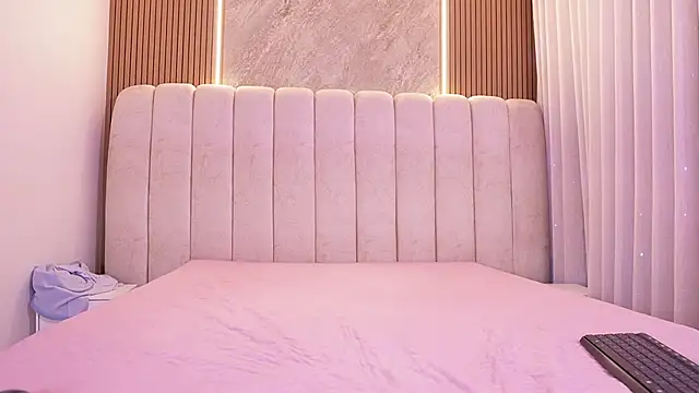 emyli sw  online show from February 2026 03:07:02 AM