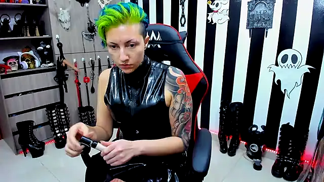 Mistress Yelena online show from December 2024 08:27:01 PM