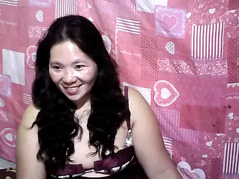 hotpusie 4u online show from April 2026 04:23:01 PM