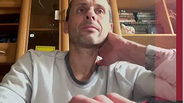 Snapshot of FireFox_Feel chatting on November 2025 10:26:01 AM FireFox Feel online show from November 2025 10:26:01 AM