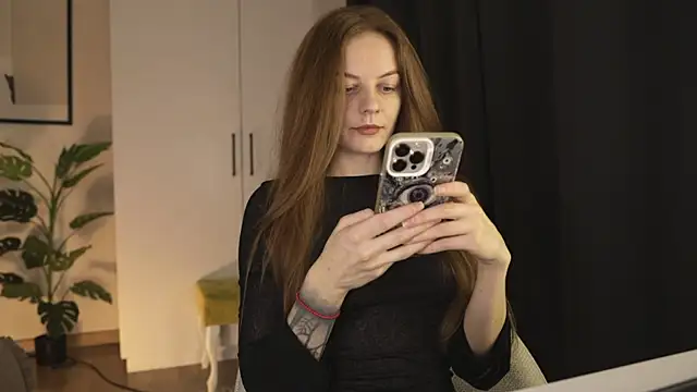 LadyInBad online show from October 2025 06:42:02 PM