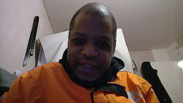 Snapshot of alfiebrown007 chatting on March 2025 10:32:02 PM alfiebrown007 online show from March 2025 10:32:02 PM