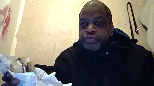 Snapshot of alfiebrown007 chatting on March 2025 06:42:02 AM alfiebrown007 online show from March 2025 06:42:02 AM
