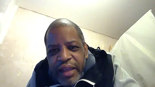Snapshot of alfiebrown007 chatting on March 2025 08:43:01 PM alfiebrown007 online show from March 2025 08:43:01 PM