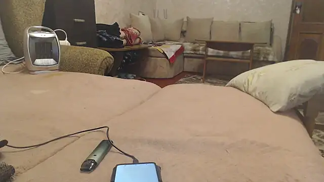 Amy August online show from March 2026 06:58:01 PM