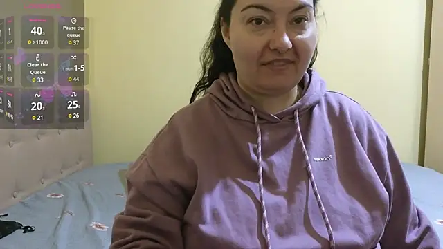 Snapshot of BBW_MILF_4U chatting on February 2025 06:13:01 AM BBW MILF 4U online show from February 2025 06:13:01 AM