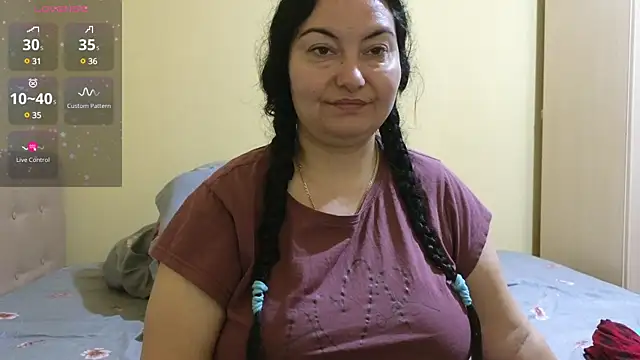 Snapshot of BBW_MILF_4U chatting on February 2025 06:13:02 AM BBW MILF 4U online show from February 2025 06:13:02 AM