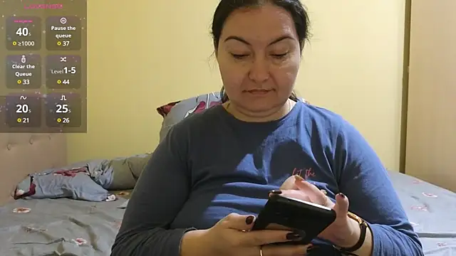 Snapshot of BBW_MILF_4U chatting on February 2025 08:21:01 PM BBW MILF 4U online show from February 2025 08:21:01 PM