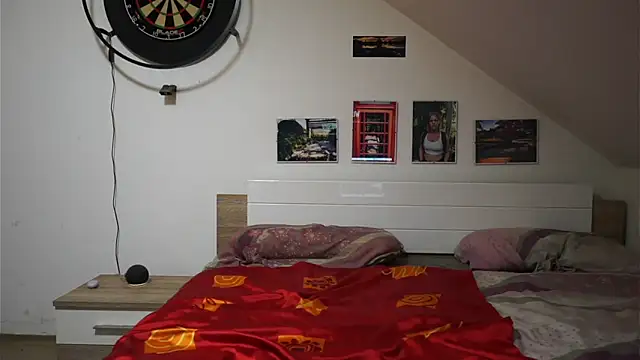 Moistdevil online show from October 2025 04:29:02 PM