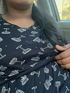 Snapshot of Dhiyapink chatting on December 2024 03:36:02 AM Dhiyapink online show from December 2024 03:36:02 AM