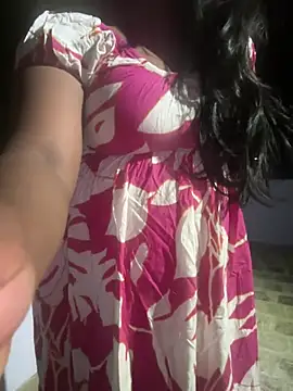 Snapshot of Dhiyapink chatting on January 2025 07:10:02 PM Dhiyapink online show from January 2025 07:10:02 PM