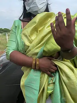 Snapshot of Dhiyapink chatting on January 2025 05:19:01 AM Dhiyapink online show from January 2025 05:19:01 AM