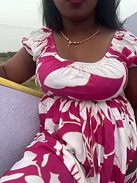 Snapshot of Dhiyapink chatting on January 2025 12:36:02 PM Dhiyapink online show from January 2025 12:36:02 PM