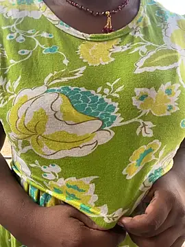 Snapshot of Dhiyapink chatting on February 2025 12:22:02 PM Dhiyapink online show from February 2025 12:22:02 PM