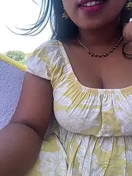 Snapshot of Dhiyapink chatting on February 2025 05:08:01 AM Dhiyapink online show from February 2025 05:08:01 AM