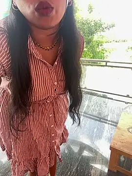 Snapshot of Dhiyapink chatting on March 2025 06:16:01 AM Dhiyapink online show from March 2025 06:16:01 AM