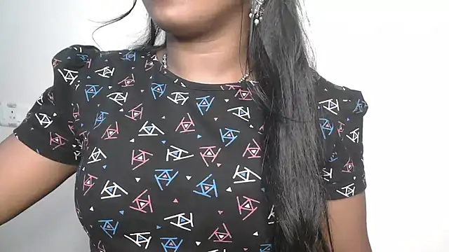 Snapshot of Dhiyapink chatting on October 2025 05:56:02 PM Dhiyapink online show from October 2025 05:56:02 PM