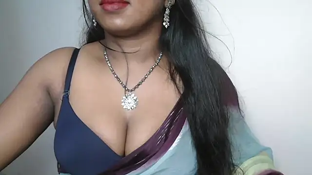 Snapshot of Dhiyapink chatting on October 2025 05:00:02 AM Dhiyapink online show from October 2025 05:00:02 AM