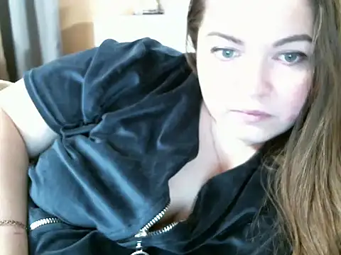 Snapshot of cute__cherry chatting on February 2025 10:30:02 PM cute  cherry online show from February 2025 10:30:02 PM