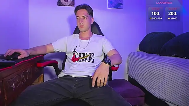 Alex smith00 online show from February 2025 01:35:01 AM