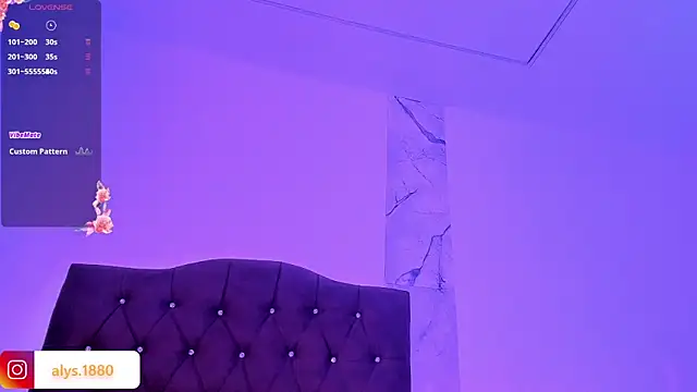 alysson 18 online show from November 2025 01:11:01 PM