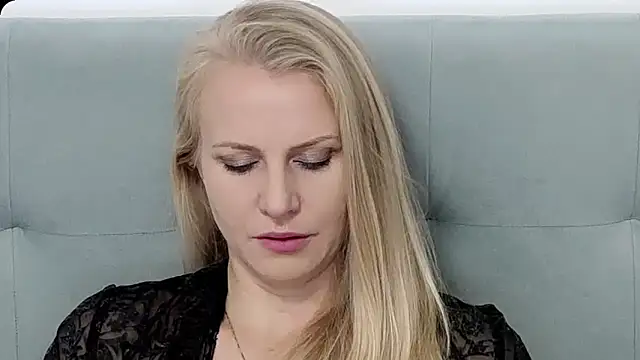 K  Adrienne online show from October 2025 05:49:02 AM