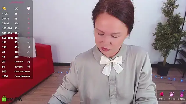 Snapshot of VickyGolden chatting on June 2026 05:21:01 AM VickyGolden online show from June 2026 05:21:01 AM