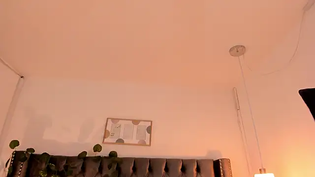 Snapshot of Kim_Blane chatting on December 2024 10:23:02 AM Kim Blane online show from December 2024 10:23:02 AM