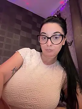 Snapshot of YreneRay chatting on January 2025 01:17:01 PM YreneRay online show from January 2025 01:17:01 PM