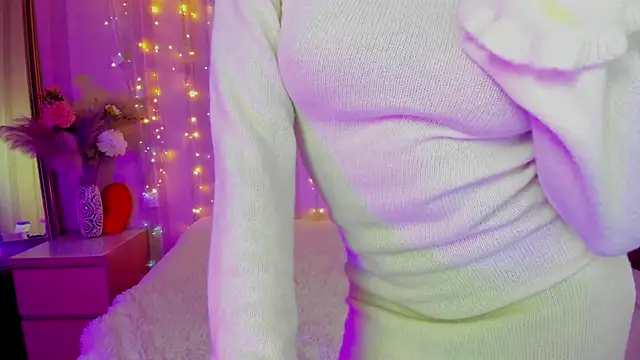 Danielle Thomas online show from March 2025 01:50:02 PM