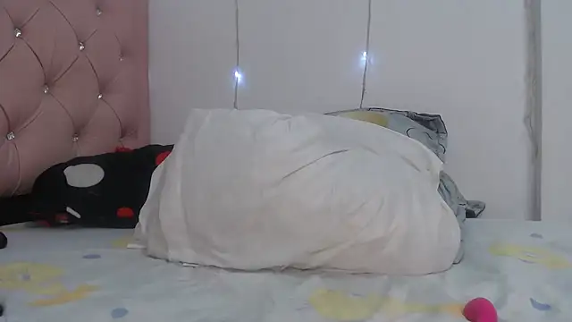 karlota 28 online show from February 2025 05:19:02 AM