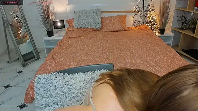 Snapshot of CharmedDoll chatting on January 2025 08:00:01 AM CharmedDoll online show from January 2025 08:00:01 AM